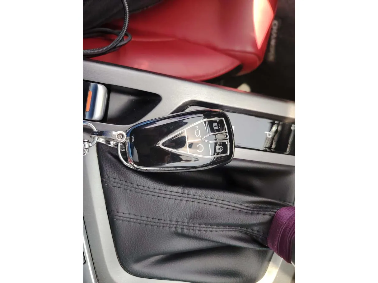 Car image 32