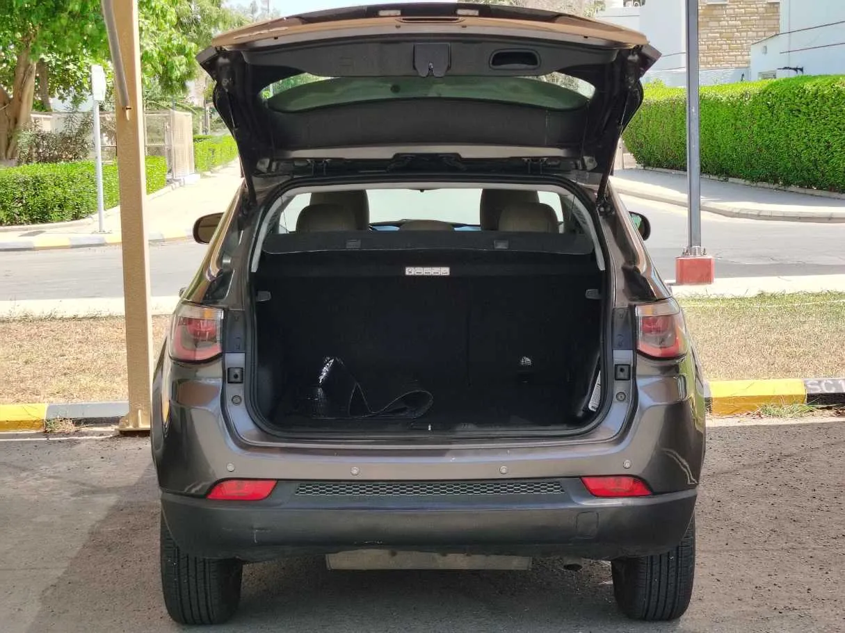 Car image 21