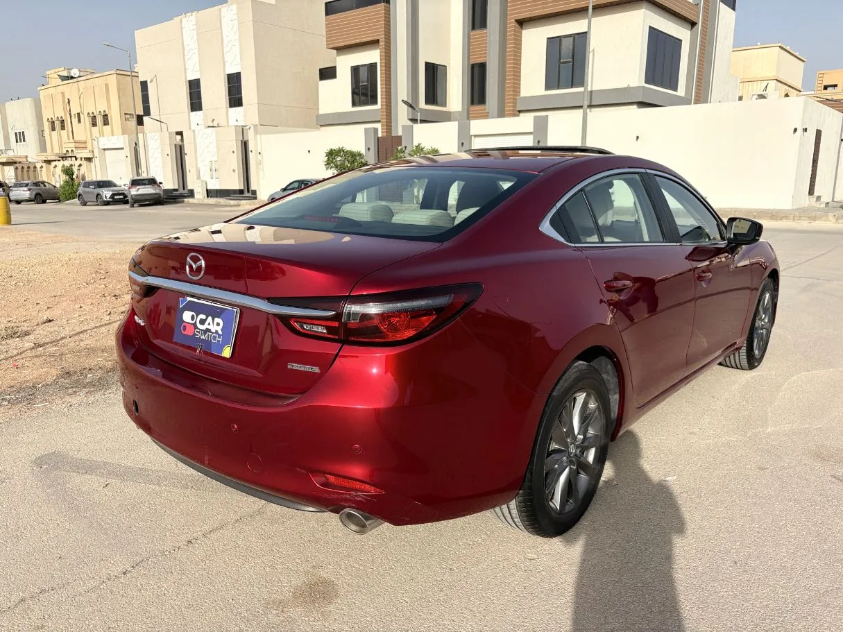 Car image 5