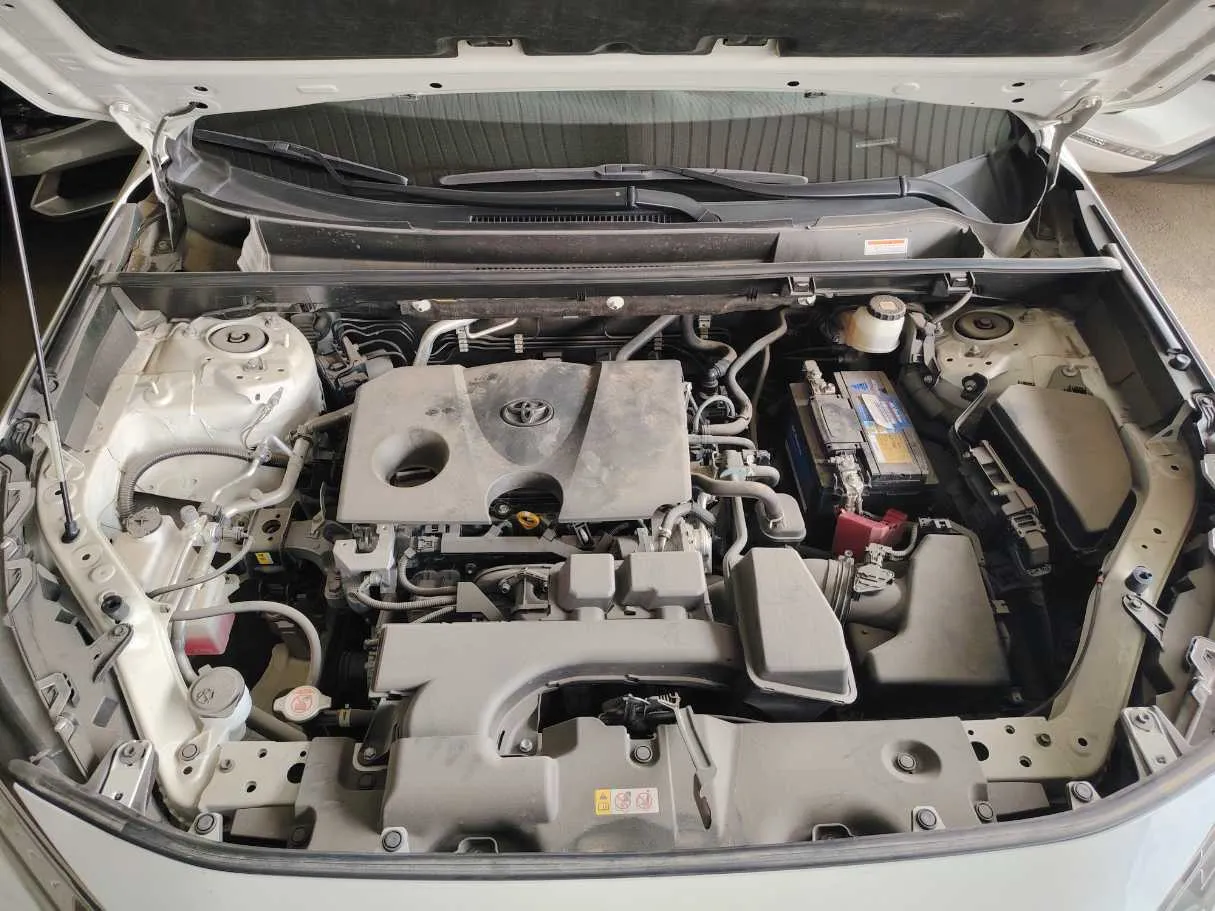 Car image 24
