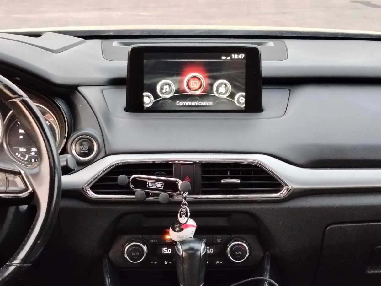 Car image 23