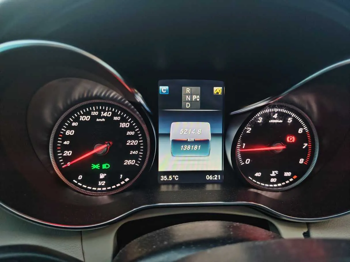 Car image 23