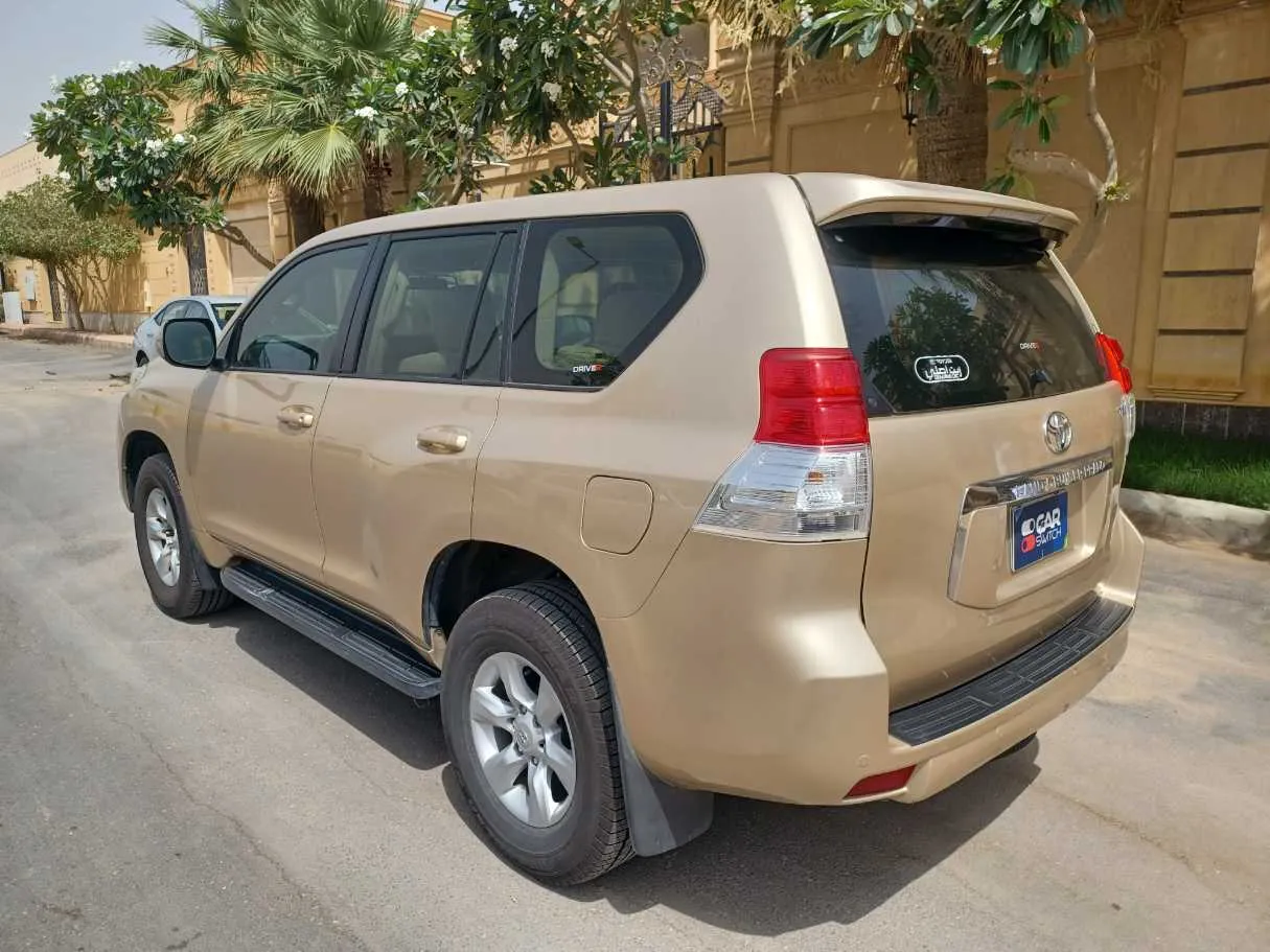 Car image 7