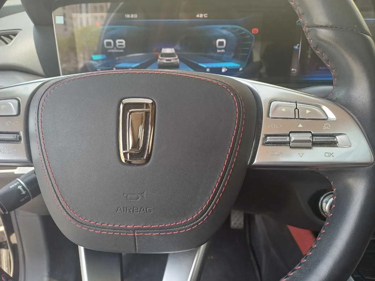 Car image 20