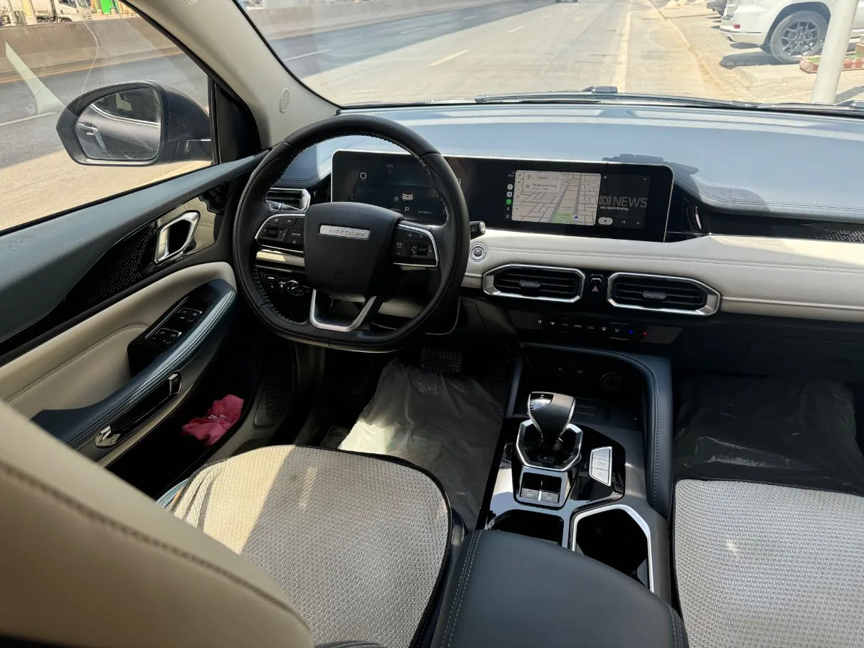 Car image 14