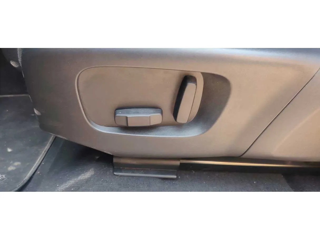 Car image 31