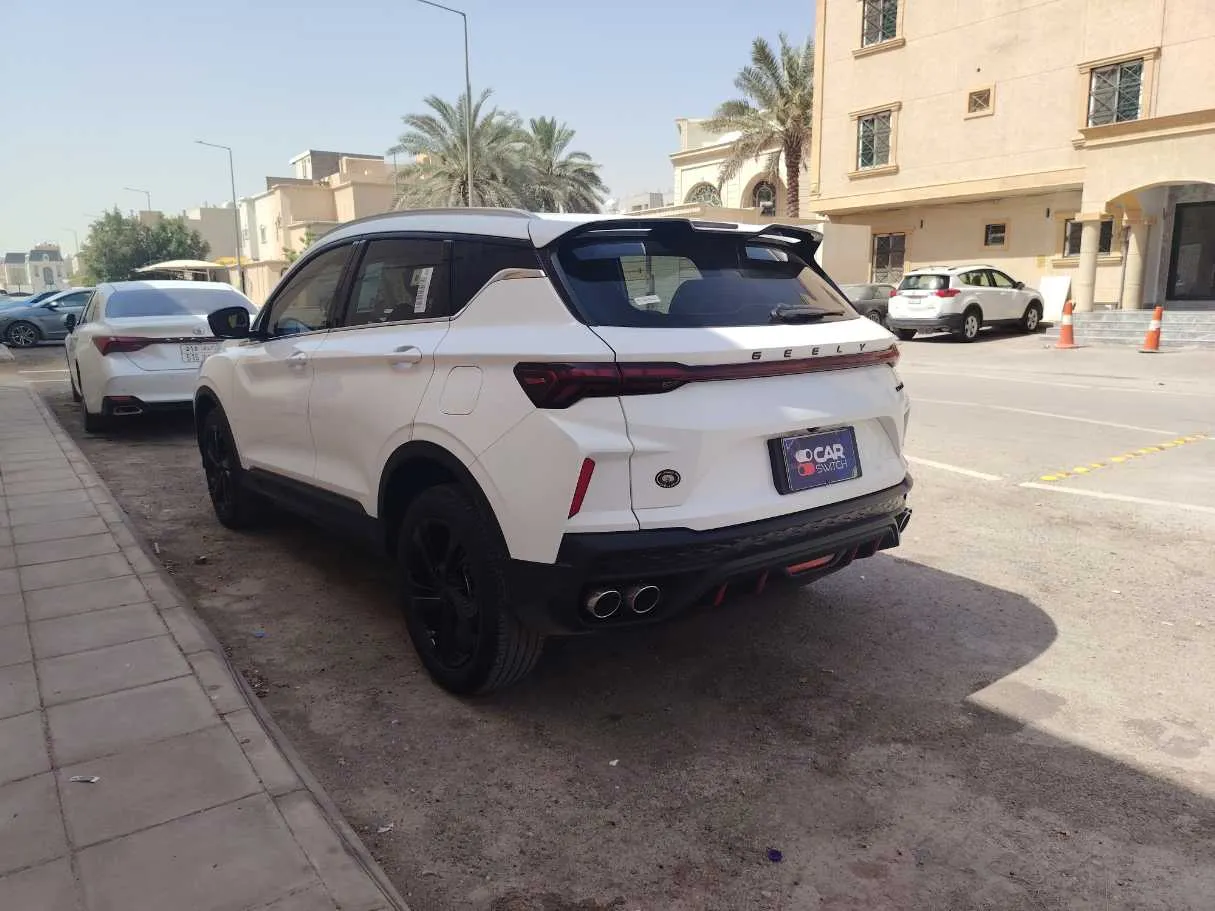 Car image 7
