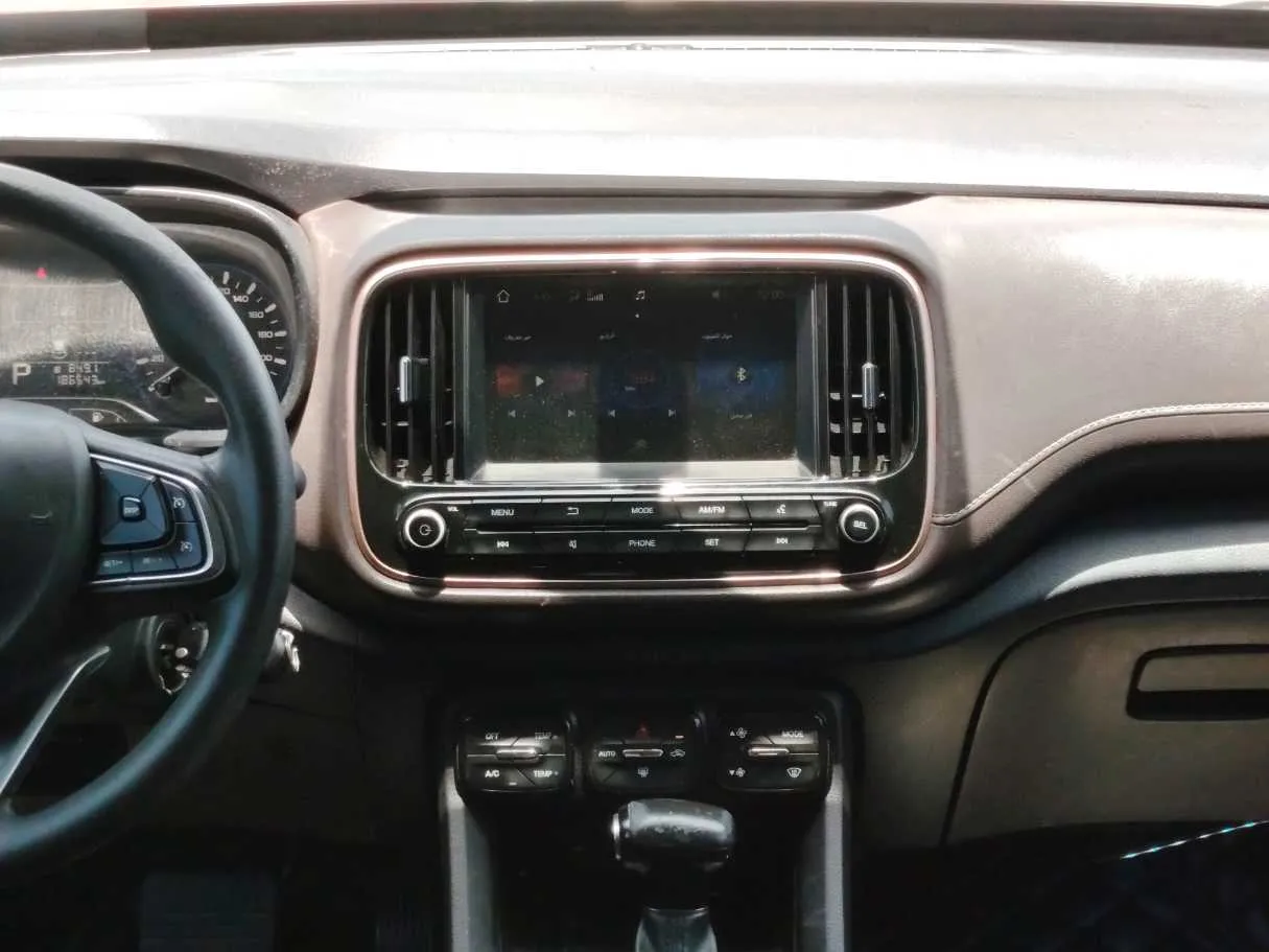 Car image 19