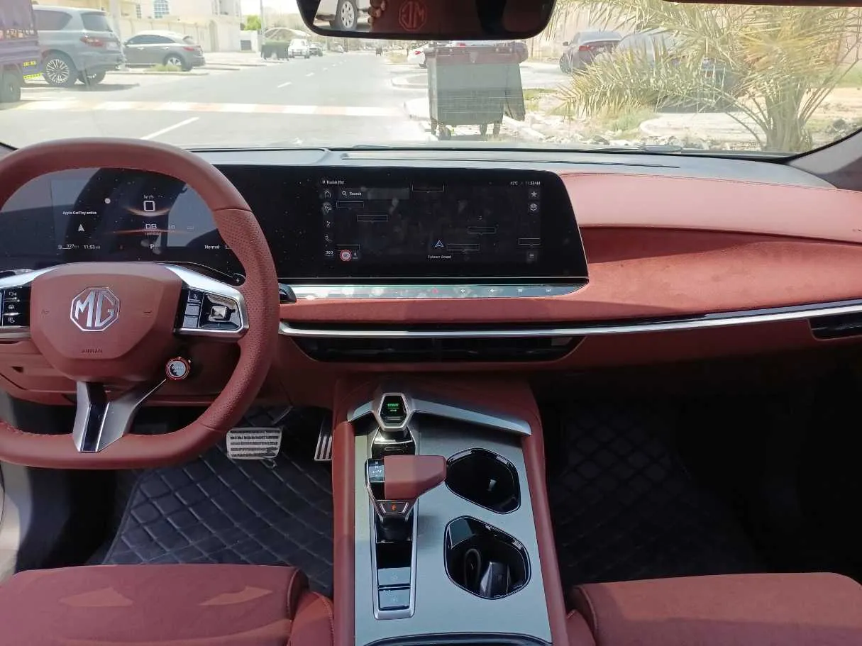 Car image 16