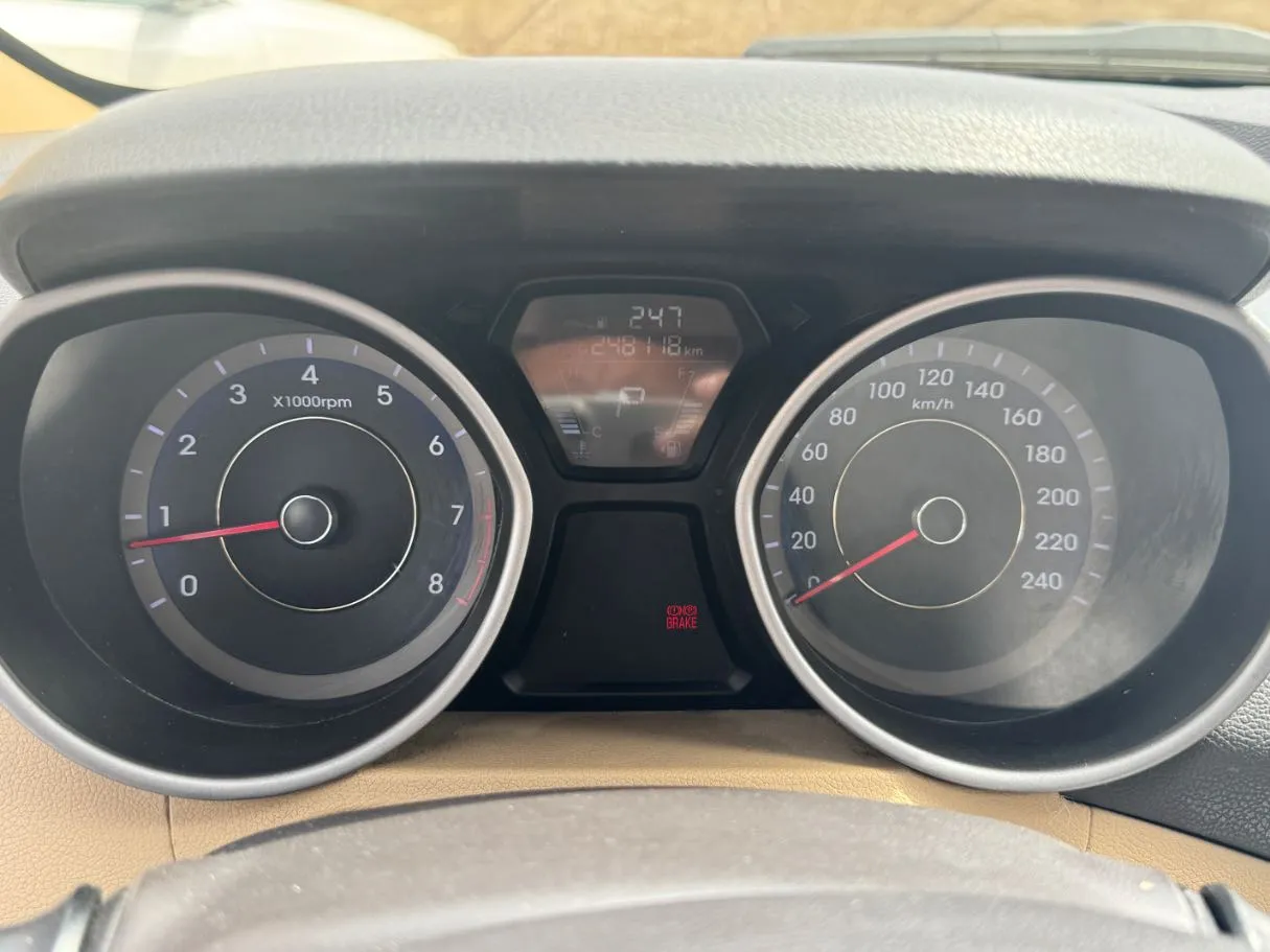 Car image 18