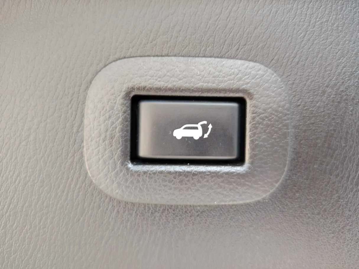 Car image 39