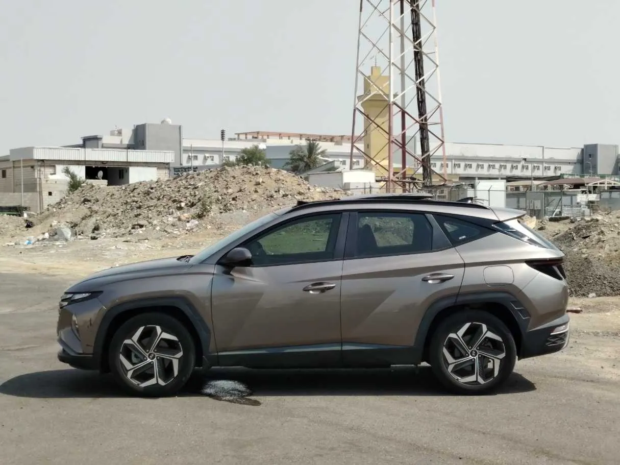 Car image 8