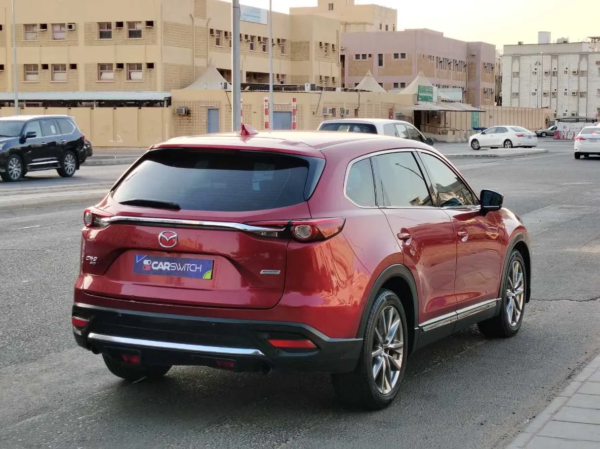 Car image 4