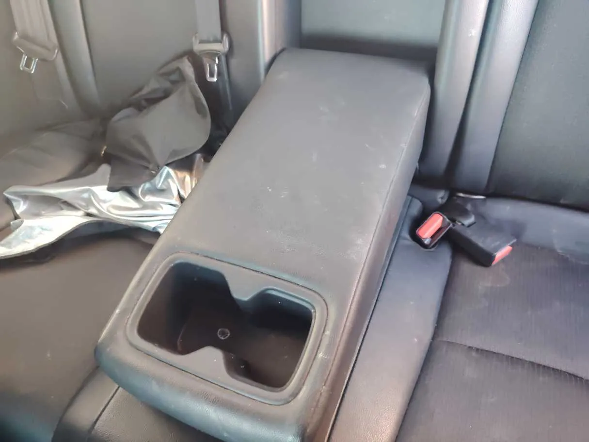 Car image 28