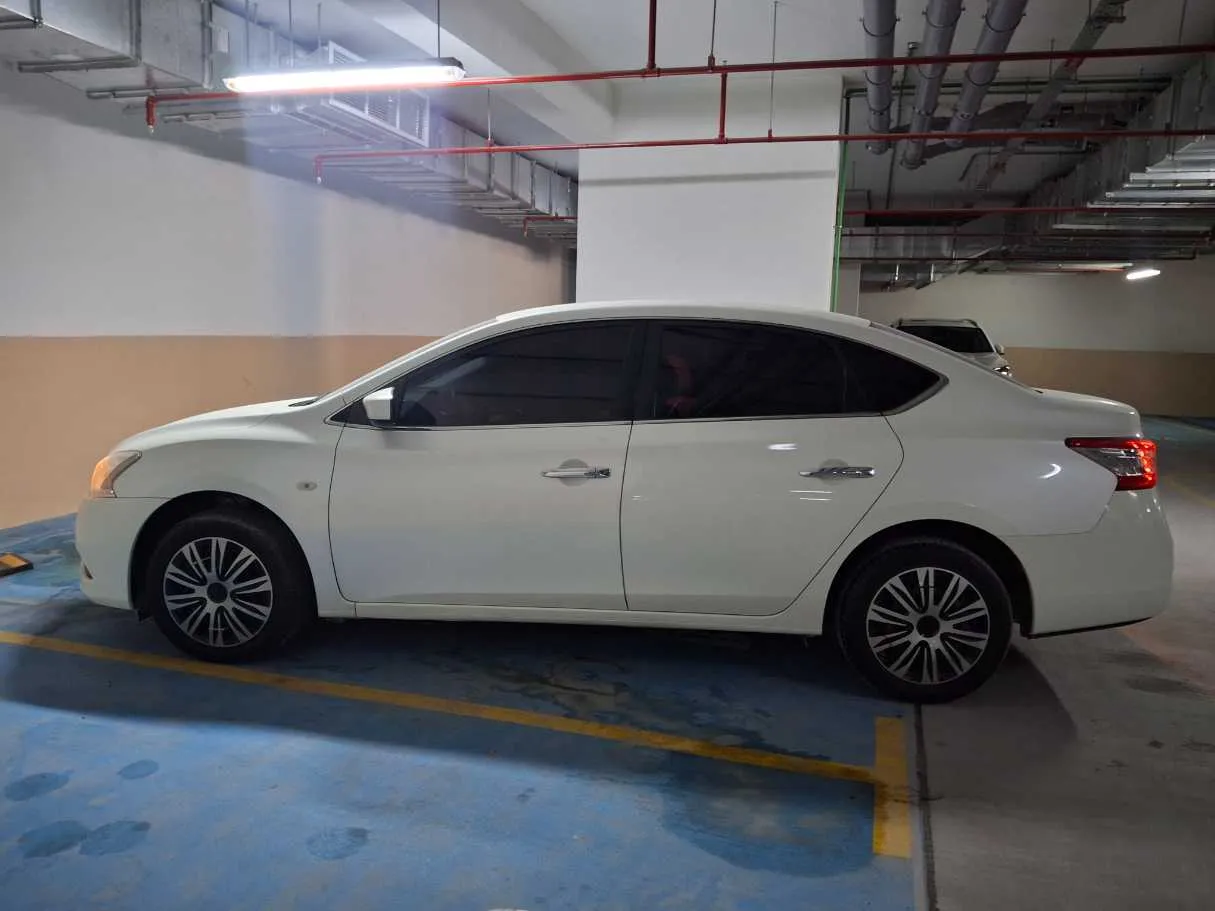 Car image 8