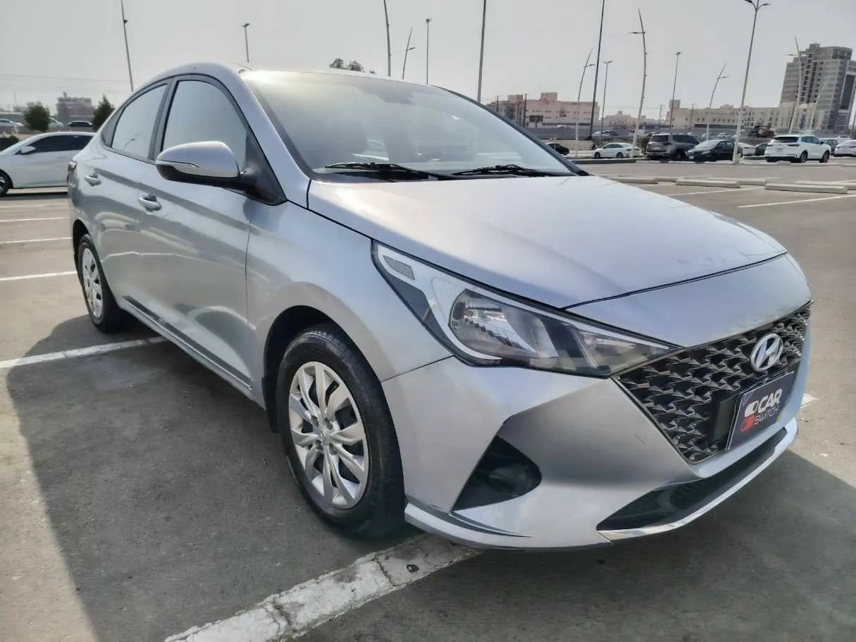 Car image 3