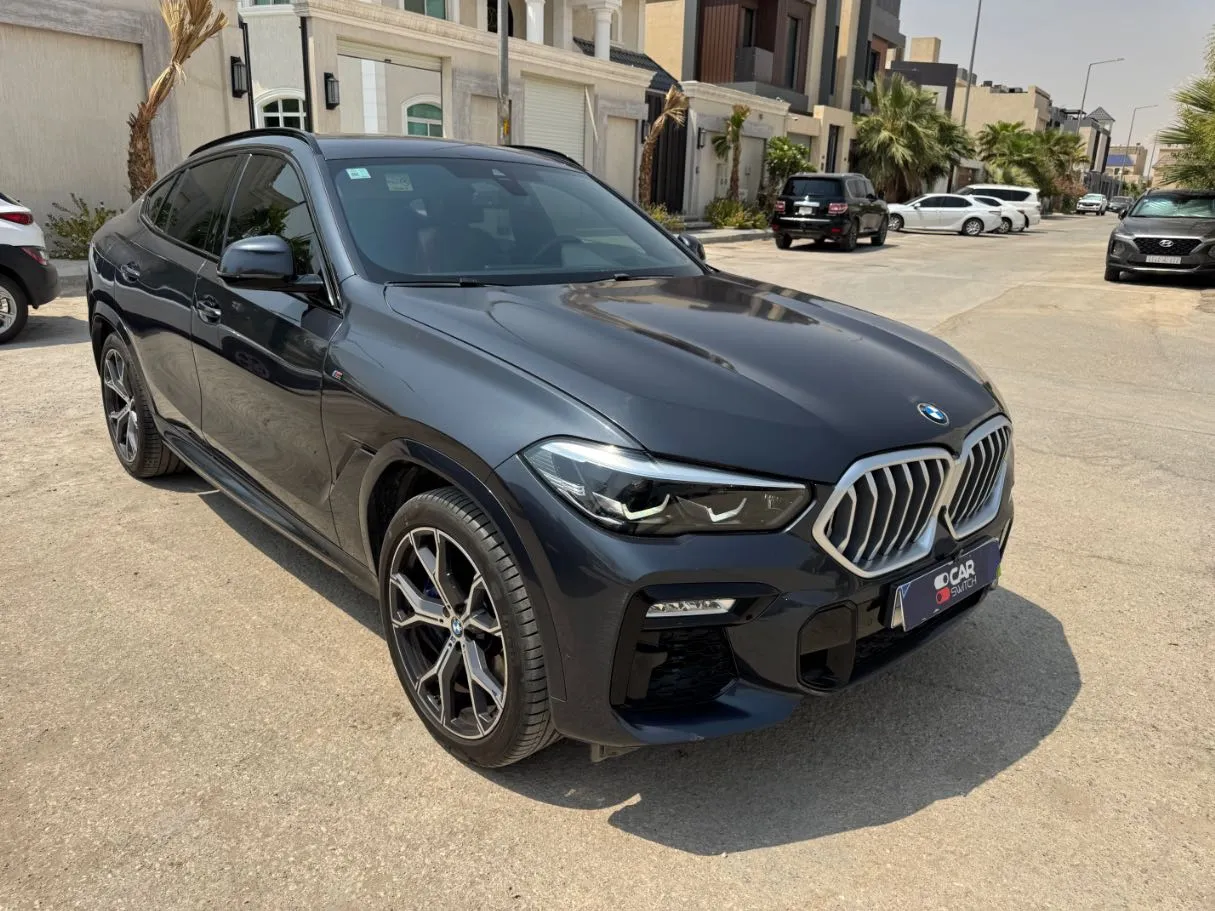 Car image 3