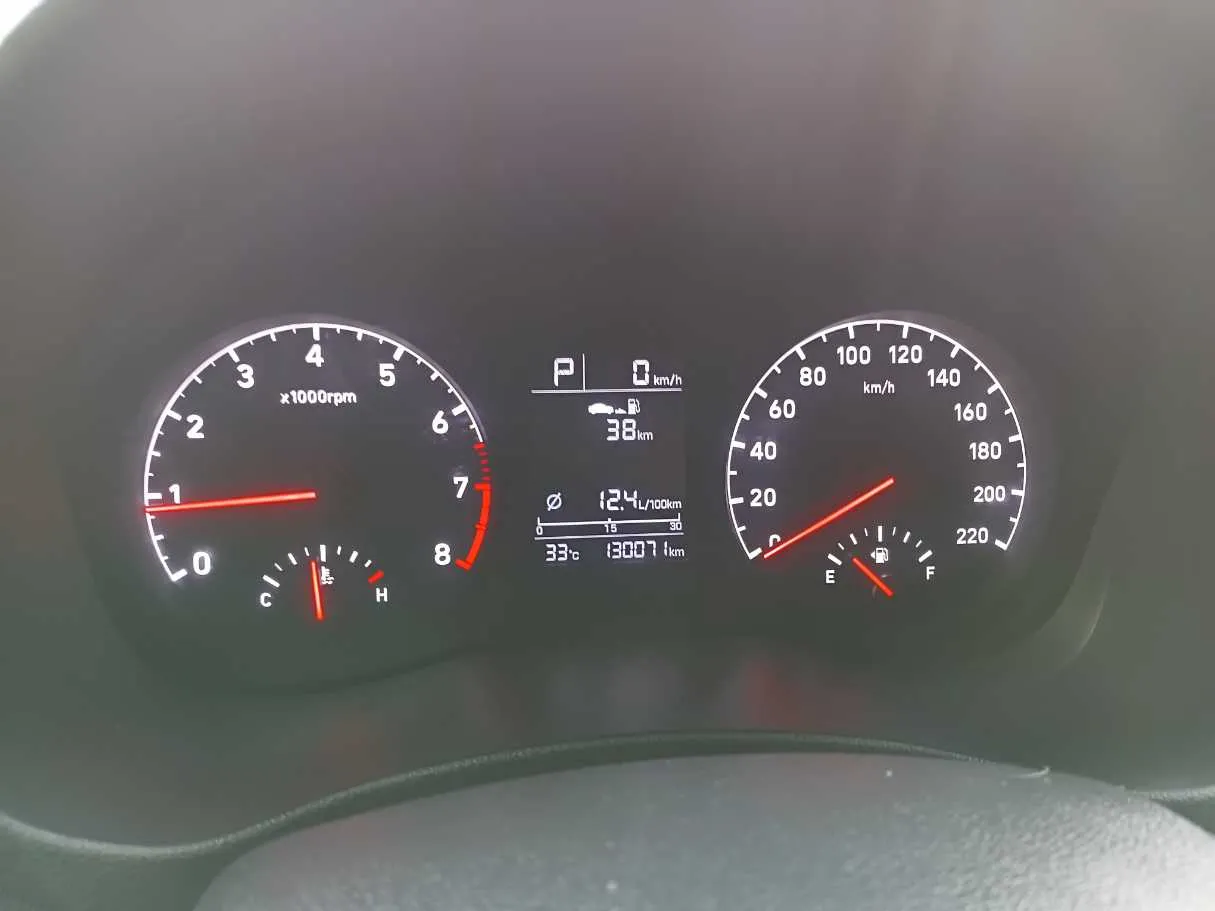 Car image 18