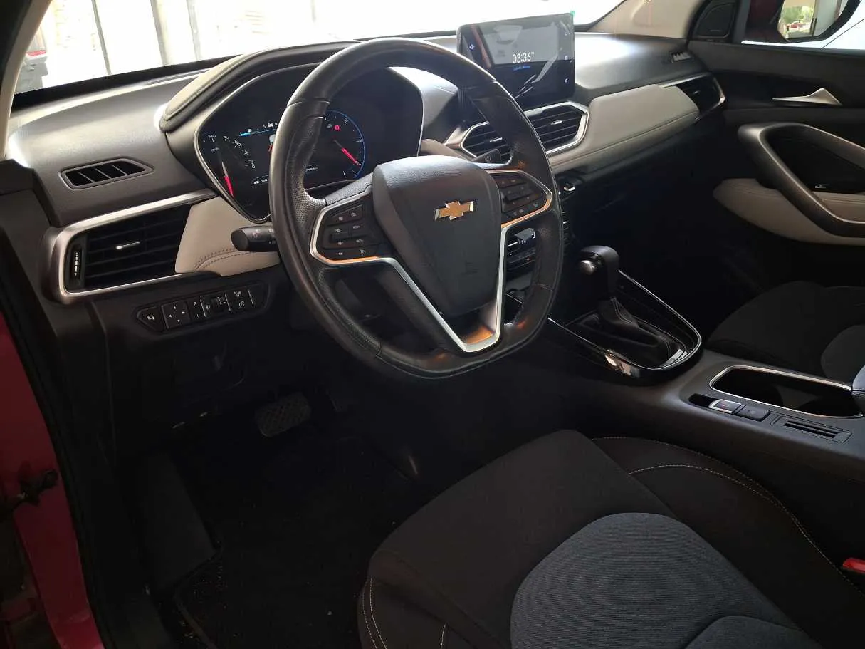 Car image 11