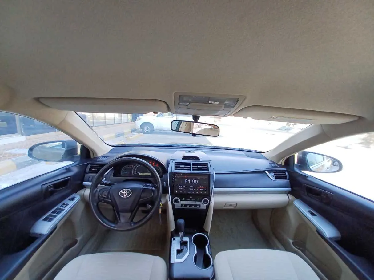Car image 12