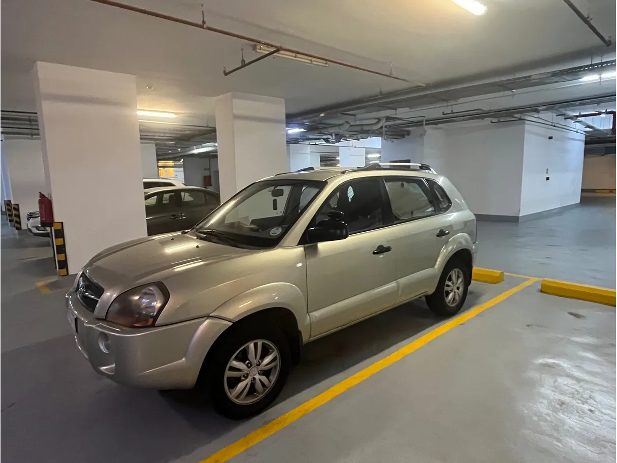 Car image 3