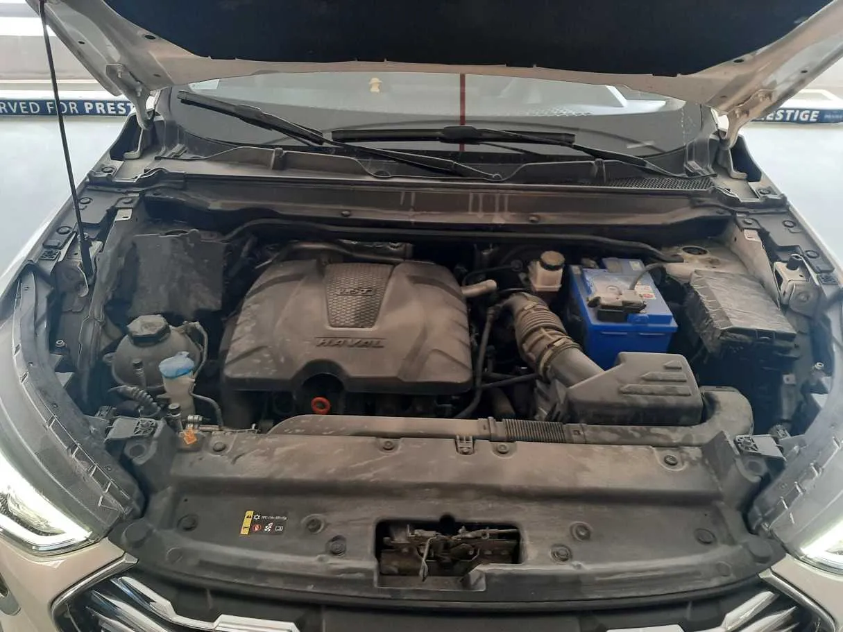 Car image 19
