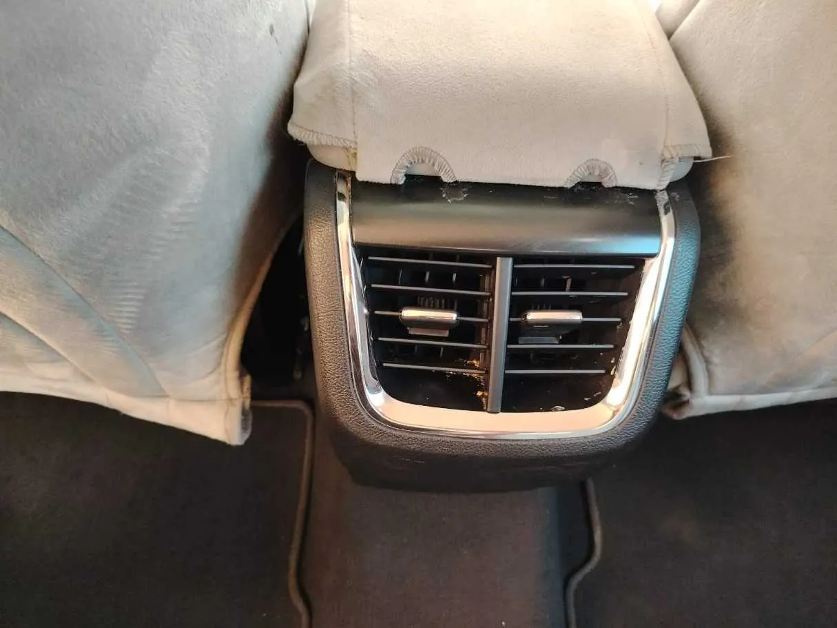 Car image 39