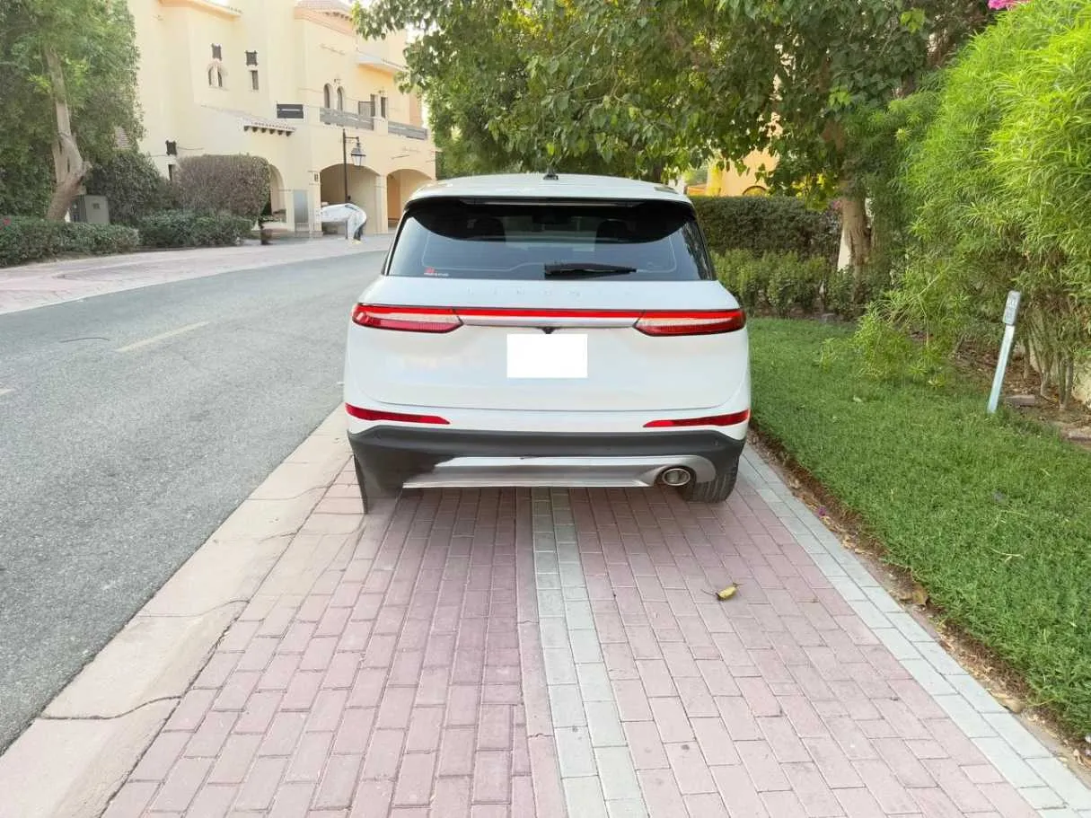 Car image 14