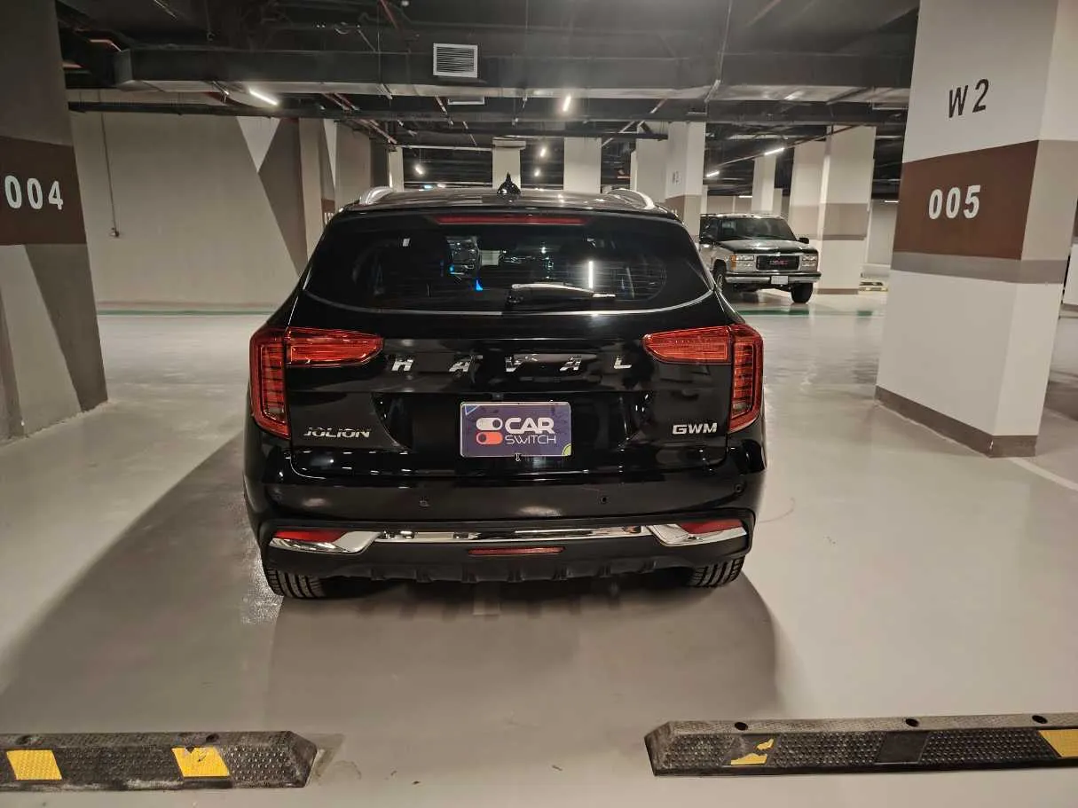 Car image 6