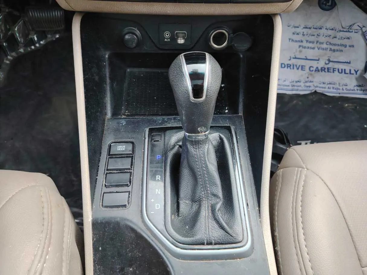 Car image 18