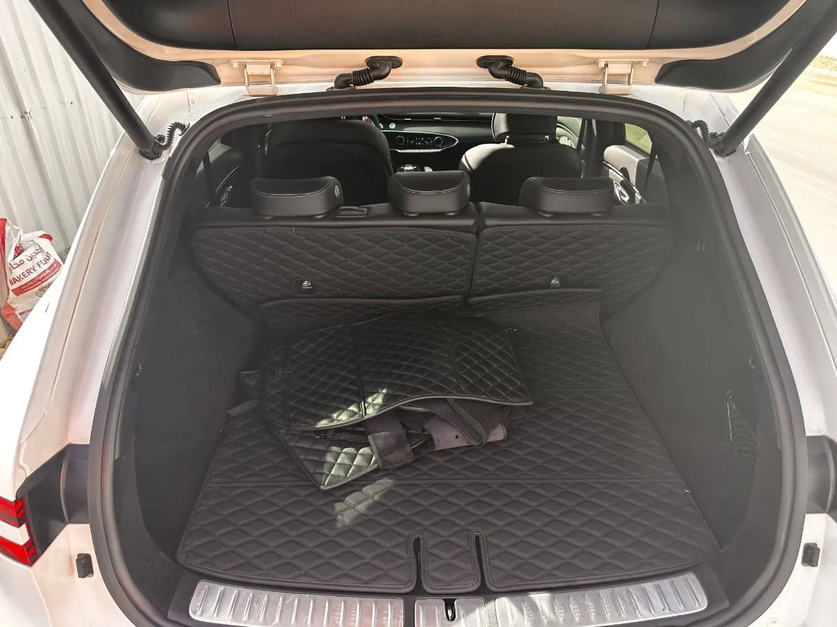 Car image 23