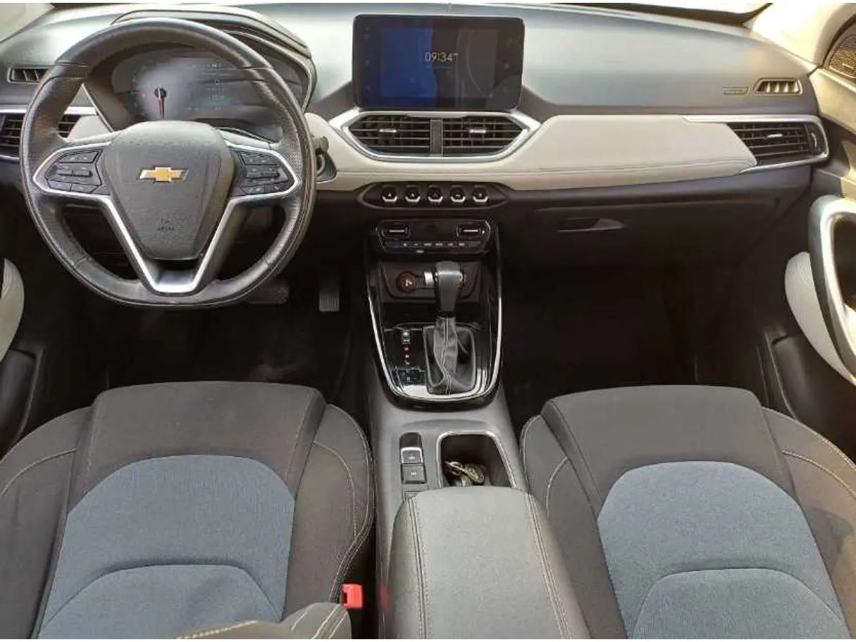 Car image 18
