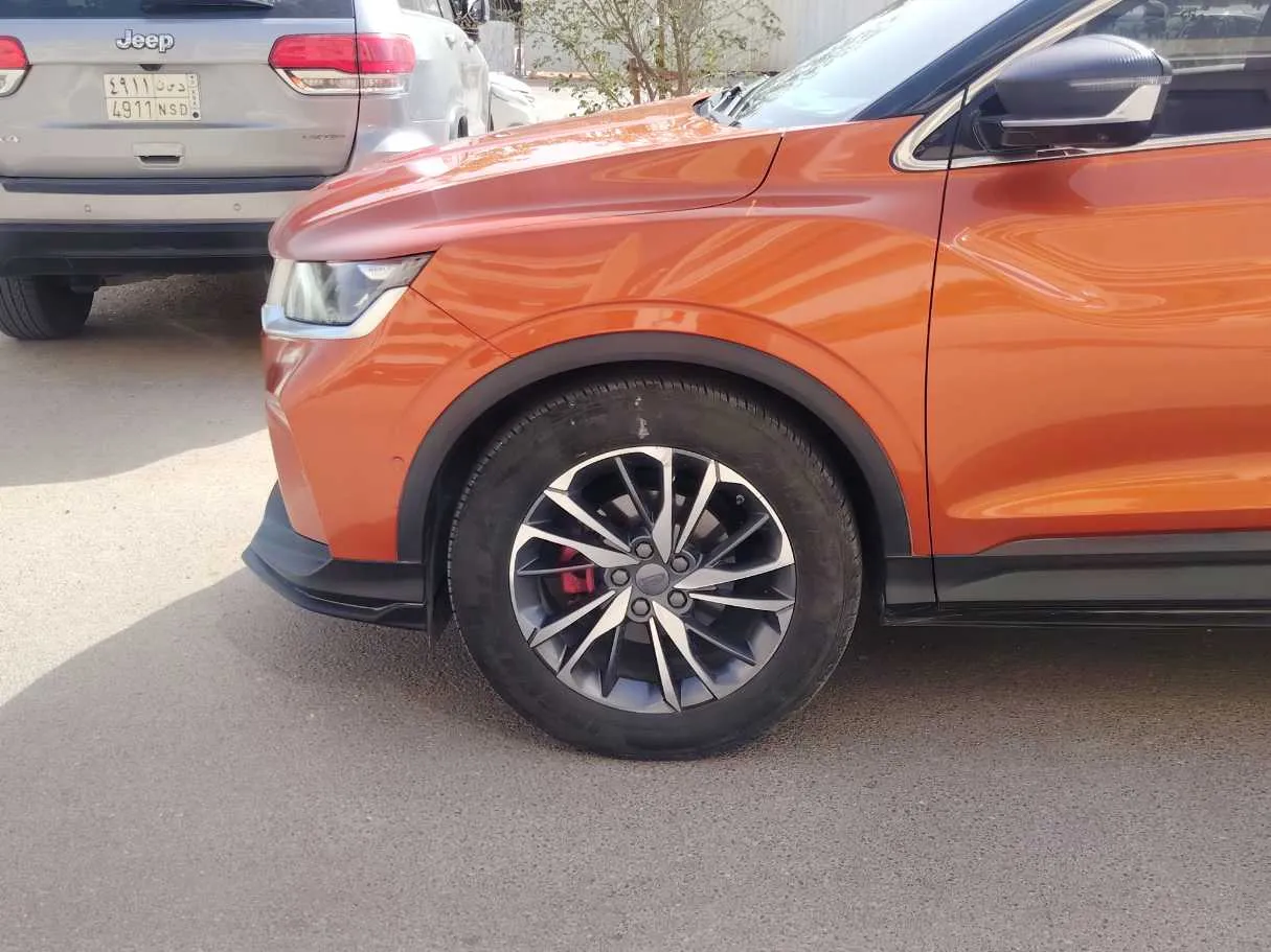 Car image 9