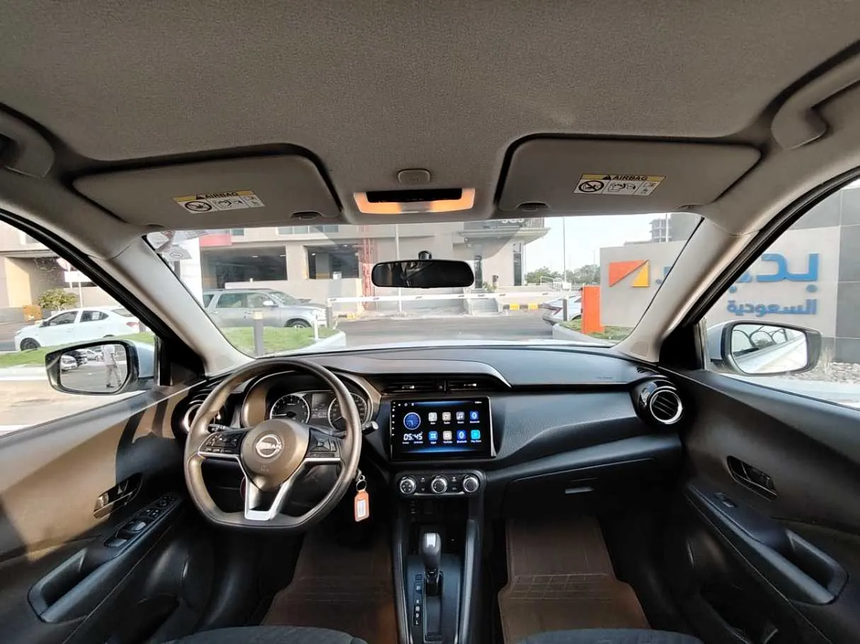Car image 16