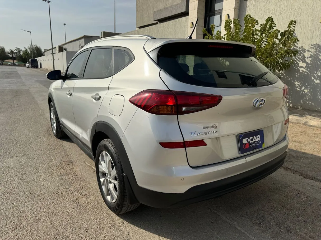 Car image 7