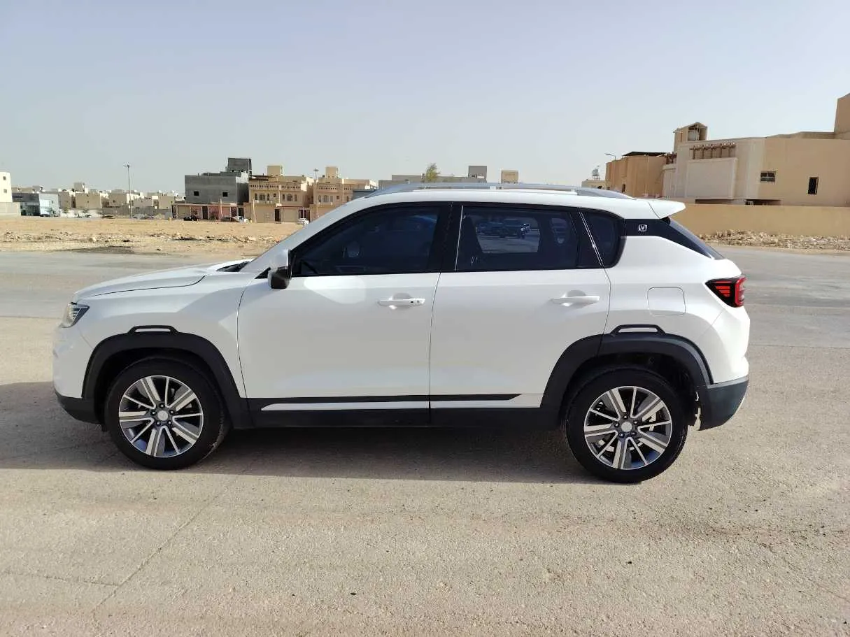 Car image 8