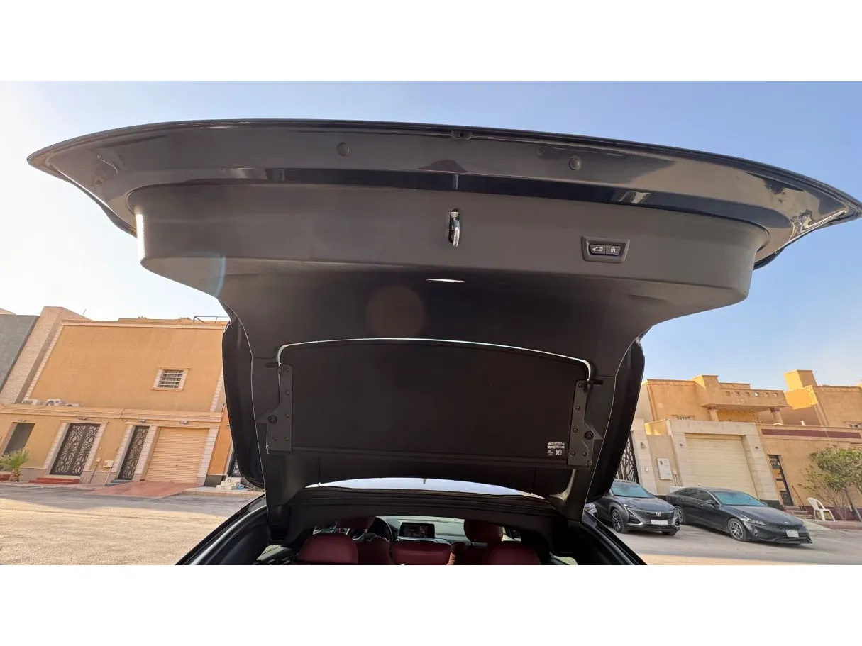 Car image 22