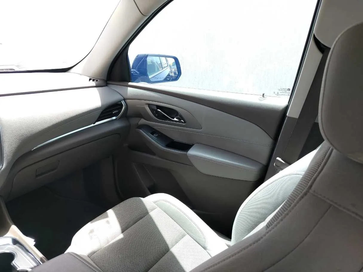 Car image 34