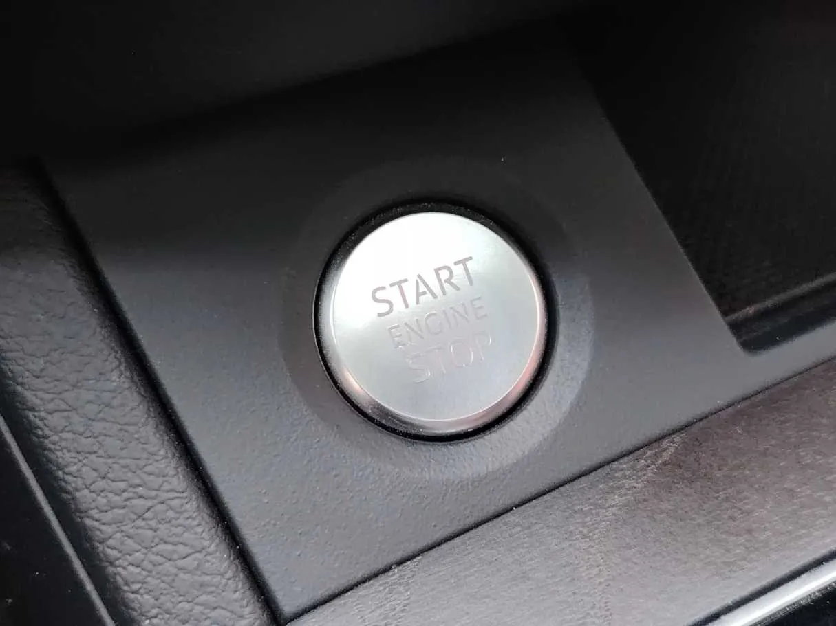 Car image 33
