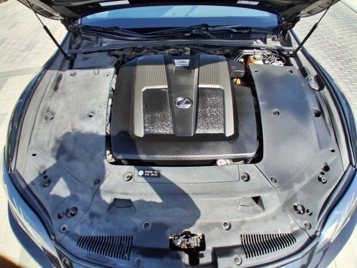Car image 20