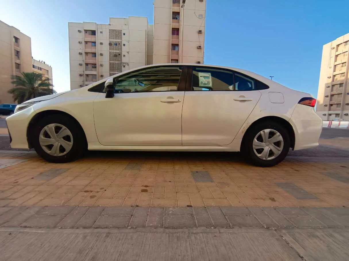 Car image 8