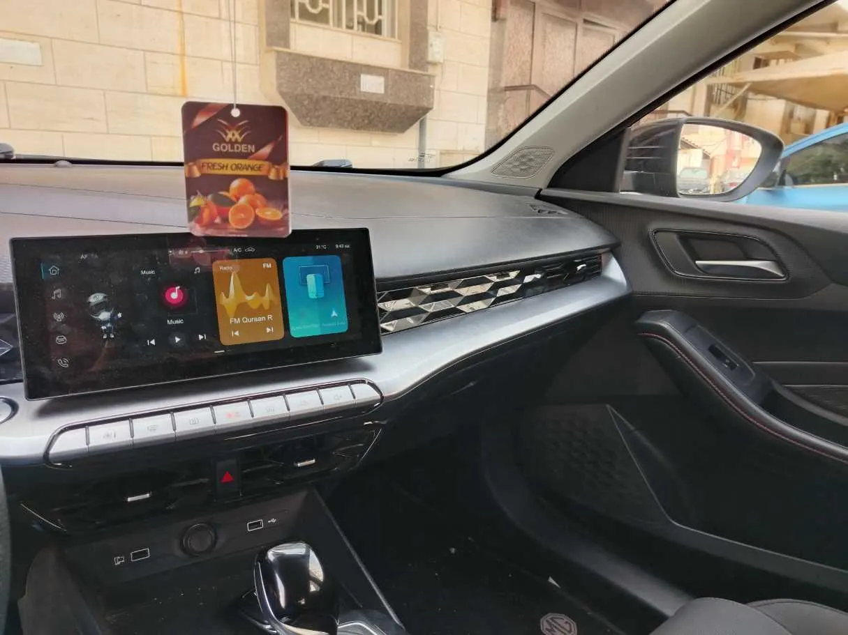Car image 23