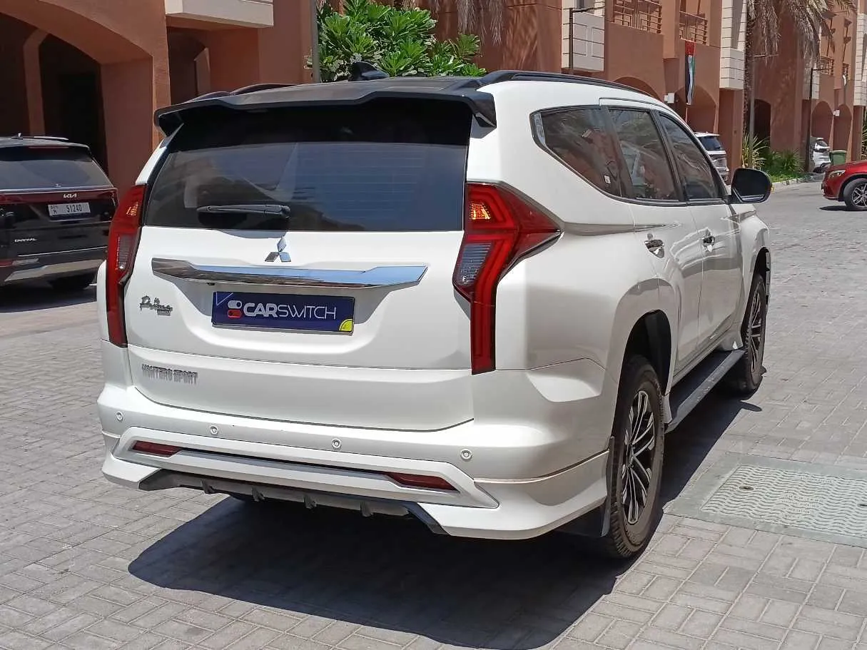 Car image 5