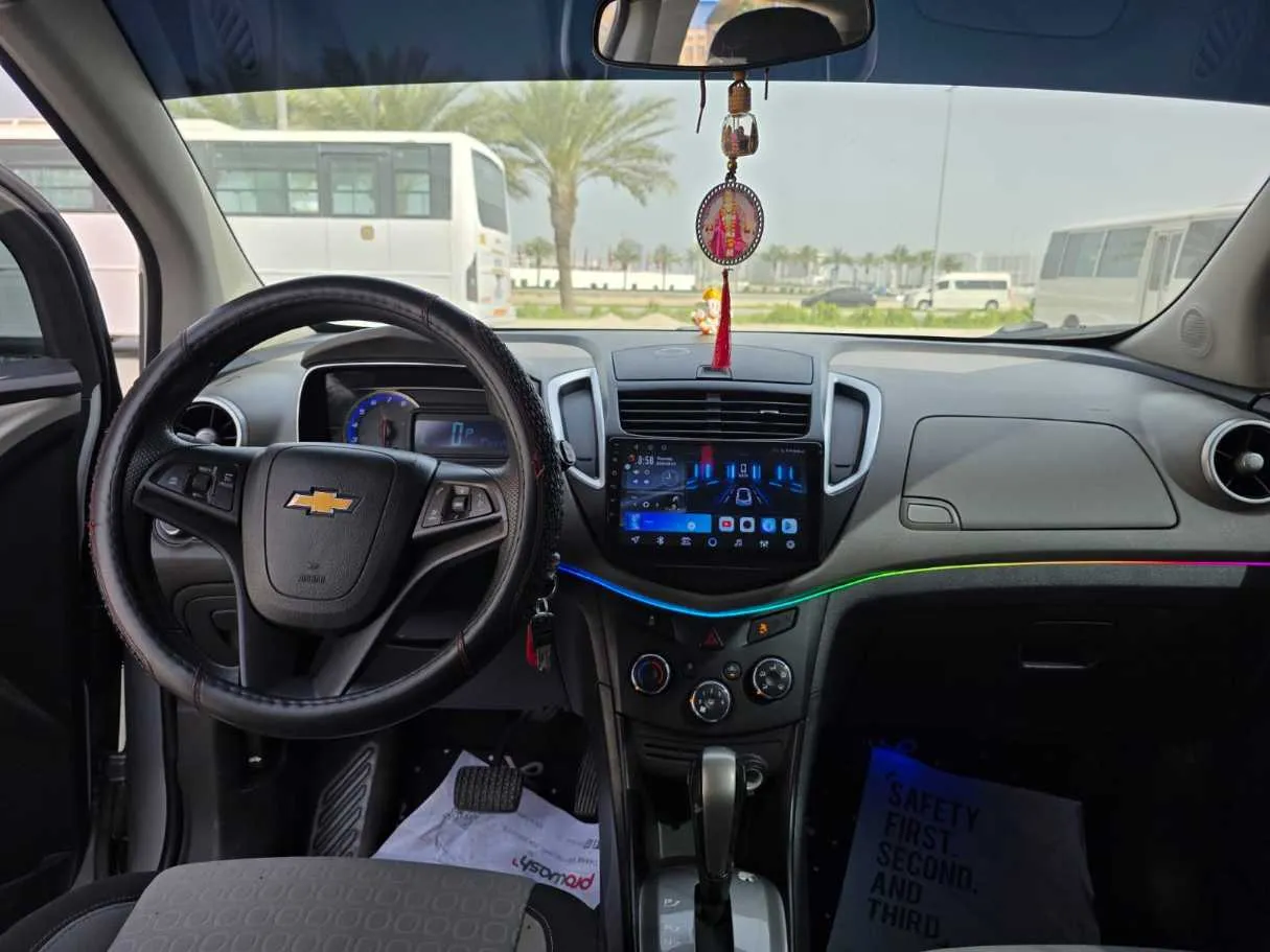 Car image 13