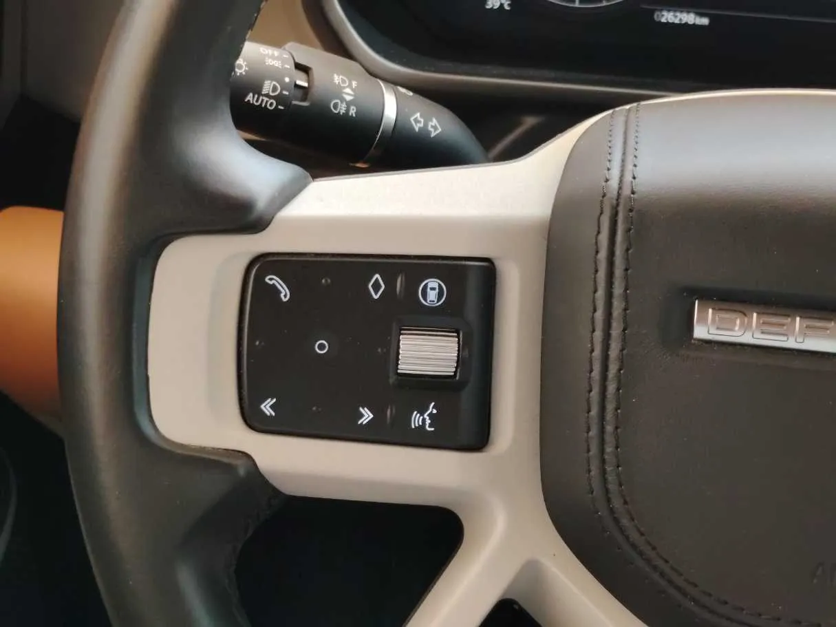 Car image 35