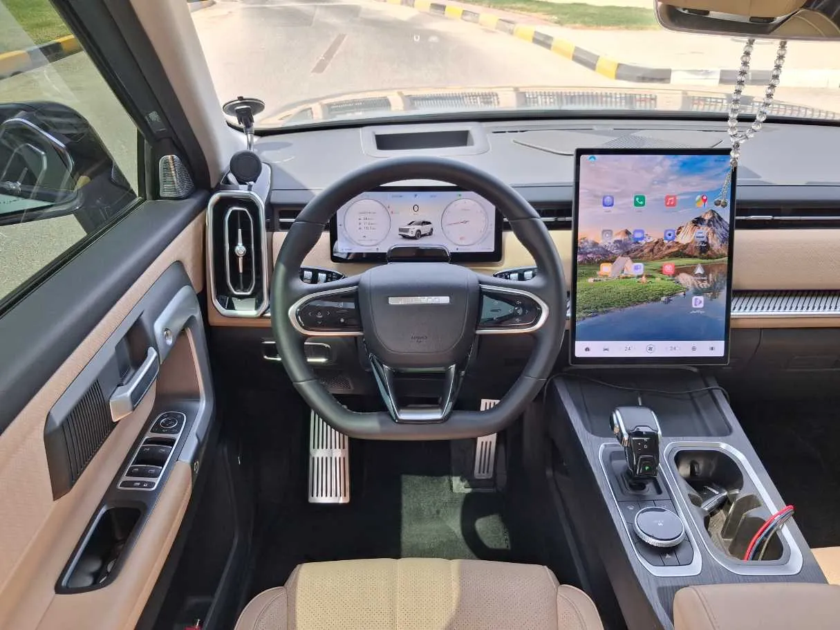 Car image 14