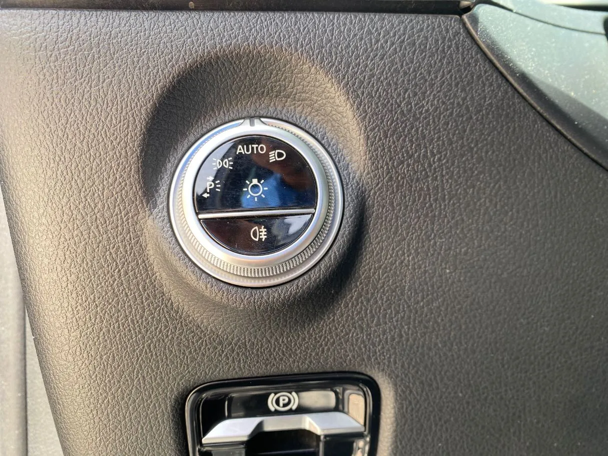 Car image 22