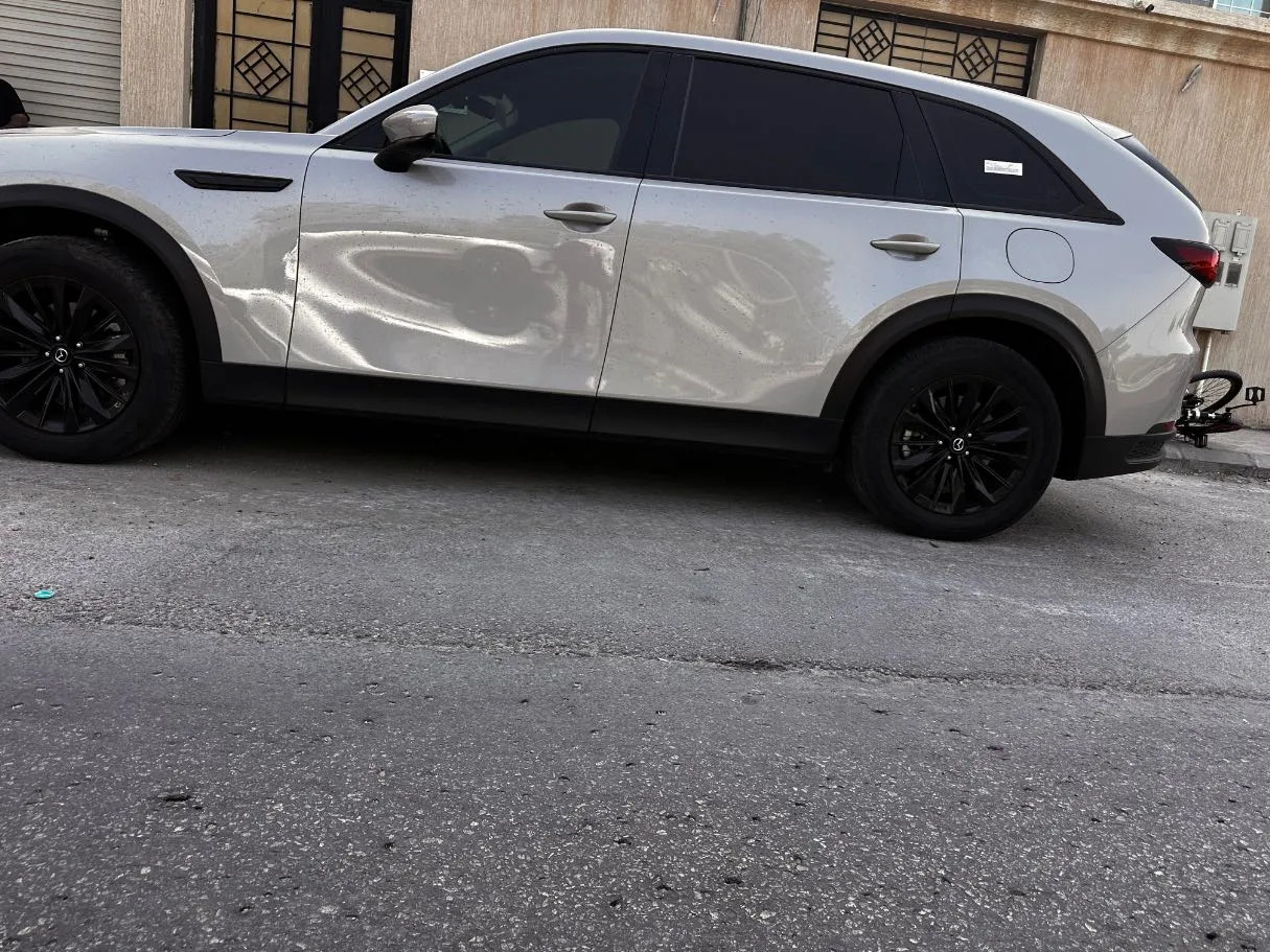 Car image 8