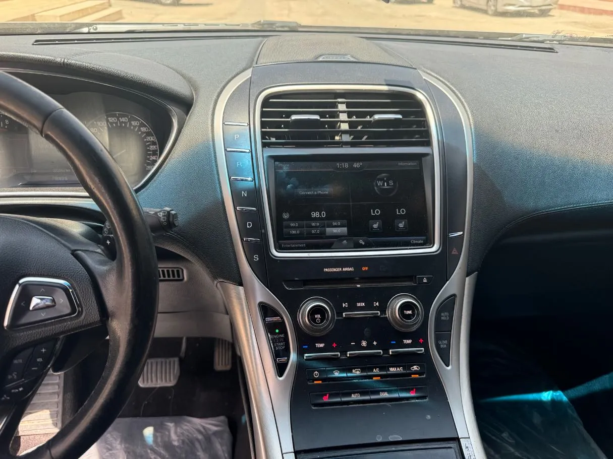 Car image 16