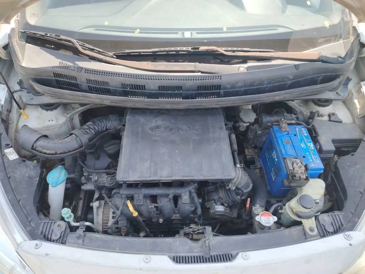 Car image 26